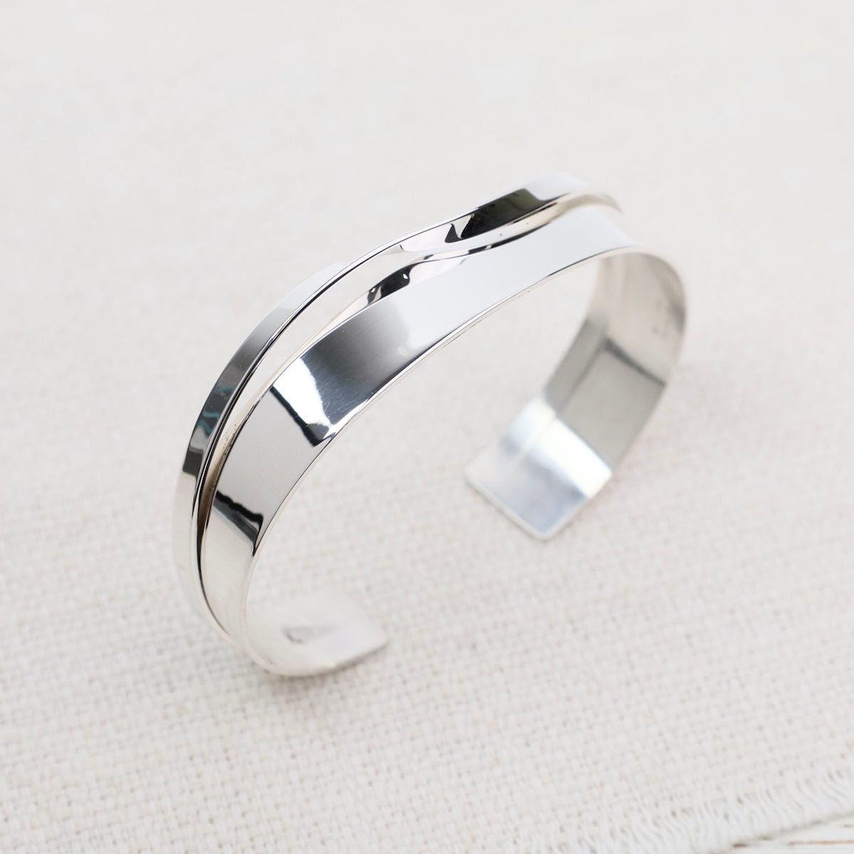 BRC Cuff With Curved Accent Top