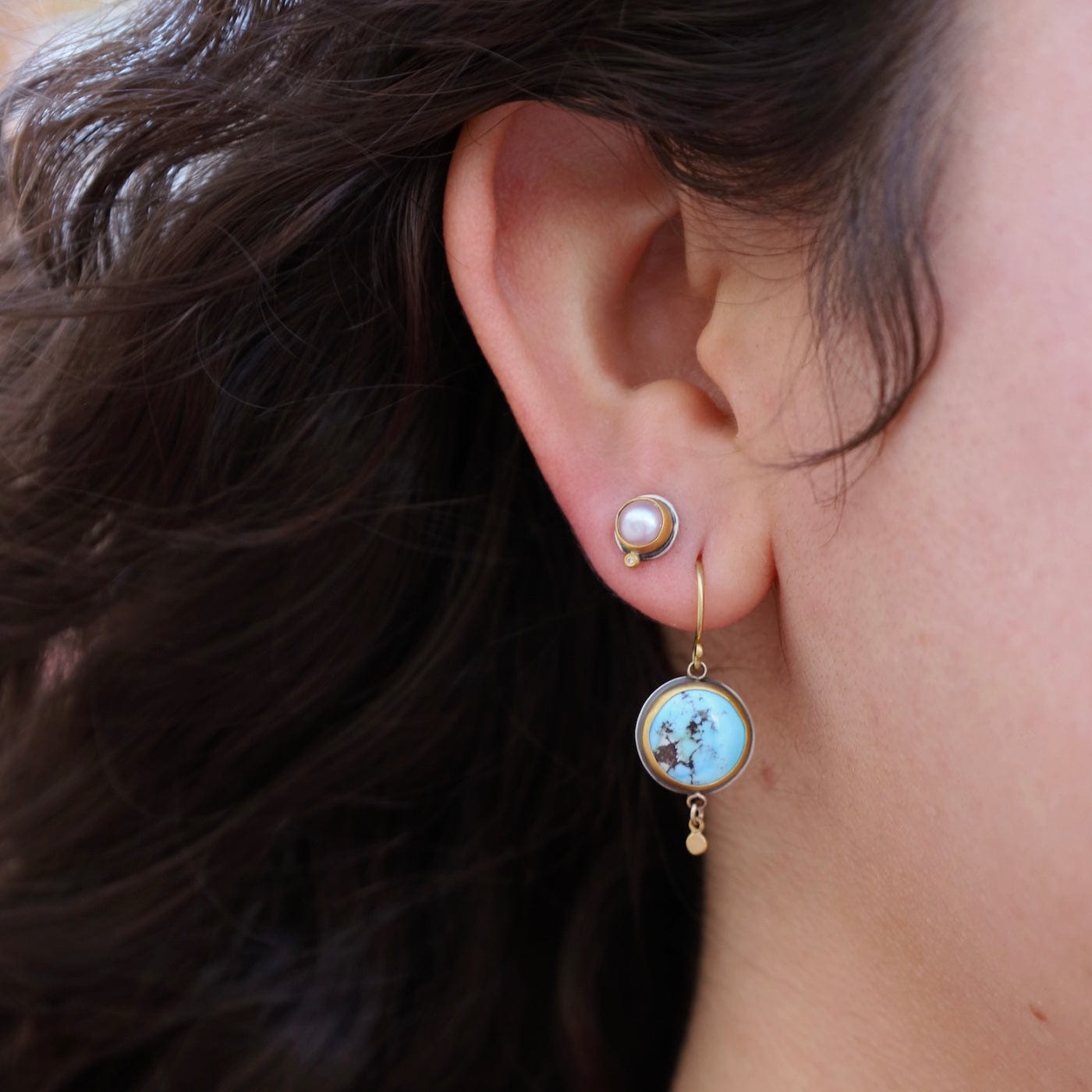 EAR-22K Round Bright Blue Turquoise Earrings