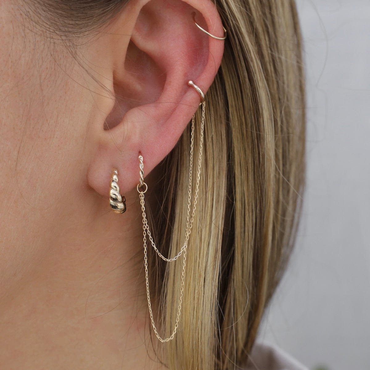 EAR-9K Twist Clicker Hoop with Double Chain & Ear Cuff - Single Set