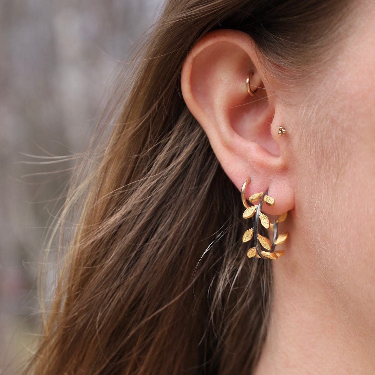 EAR-GPL Black and Gold Leaf Hoop Earrings