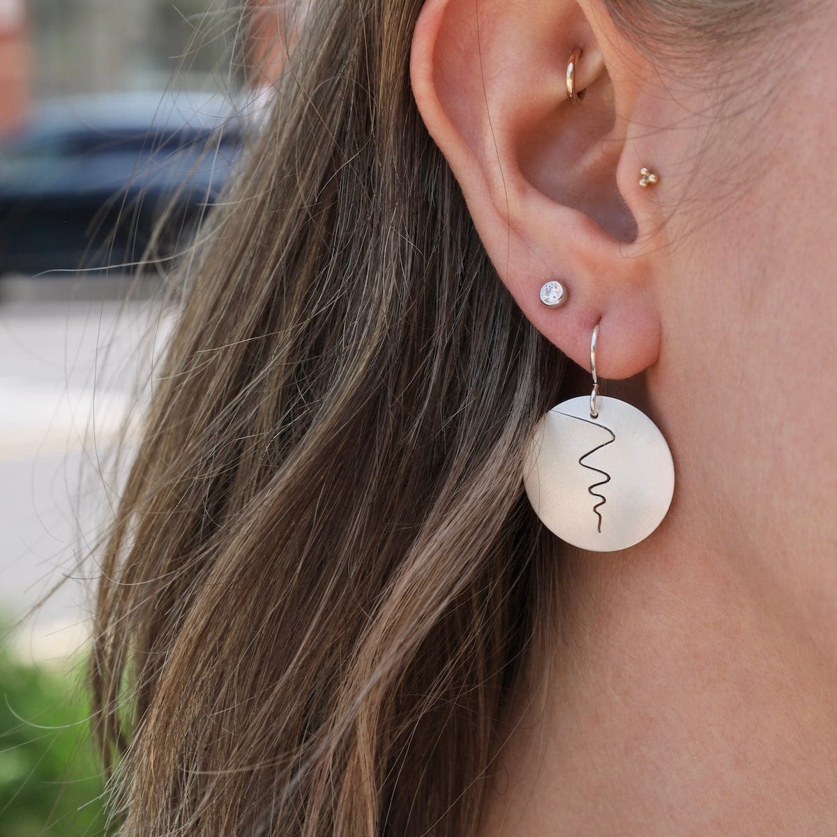 EAR Large Matte Round Drop with Zigzag