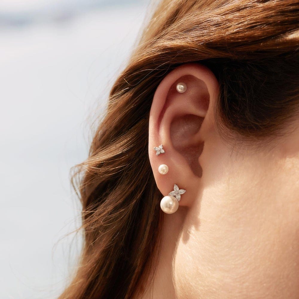 EAR Silver Shell Pearl & Lucky Clover Stud Earrings