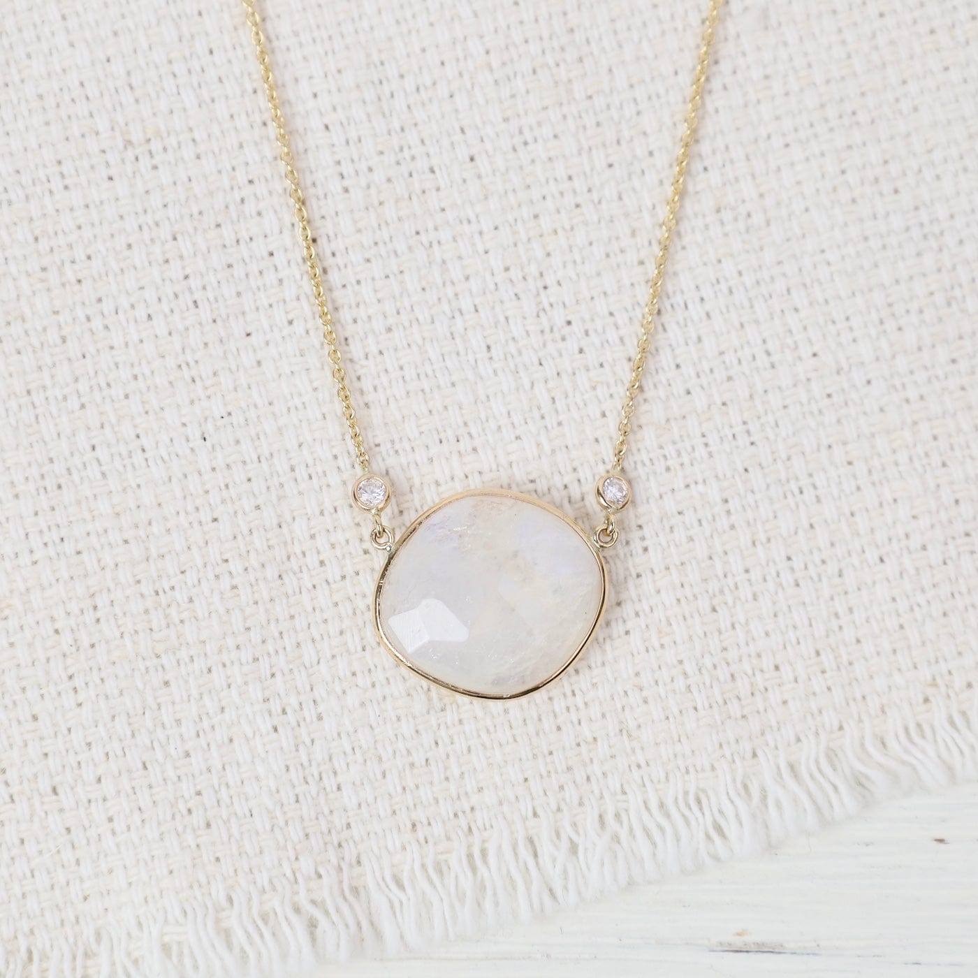 NKL-14K 14K Y 18" Rainbow Moonstone Slice & 2 Diamonds (.1