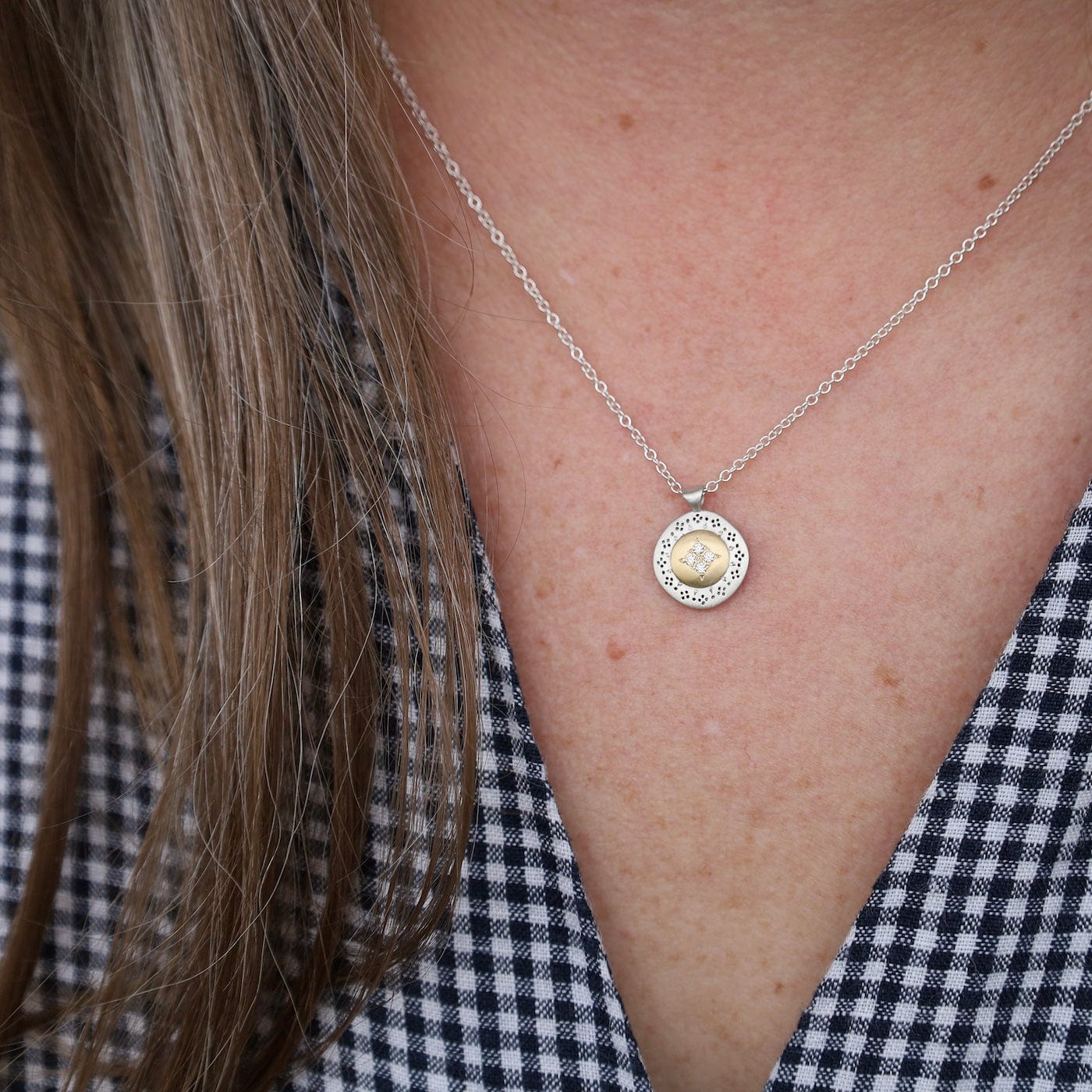 NKL-18K Harmony Four Star Pendant With Diamond on Polished