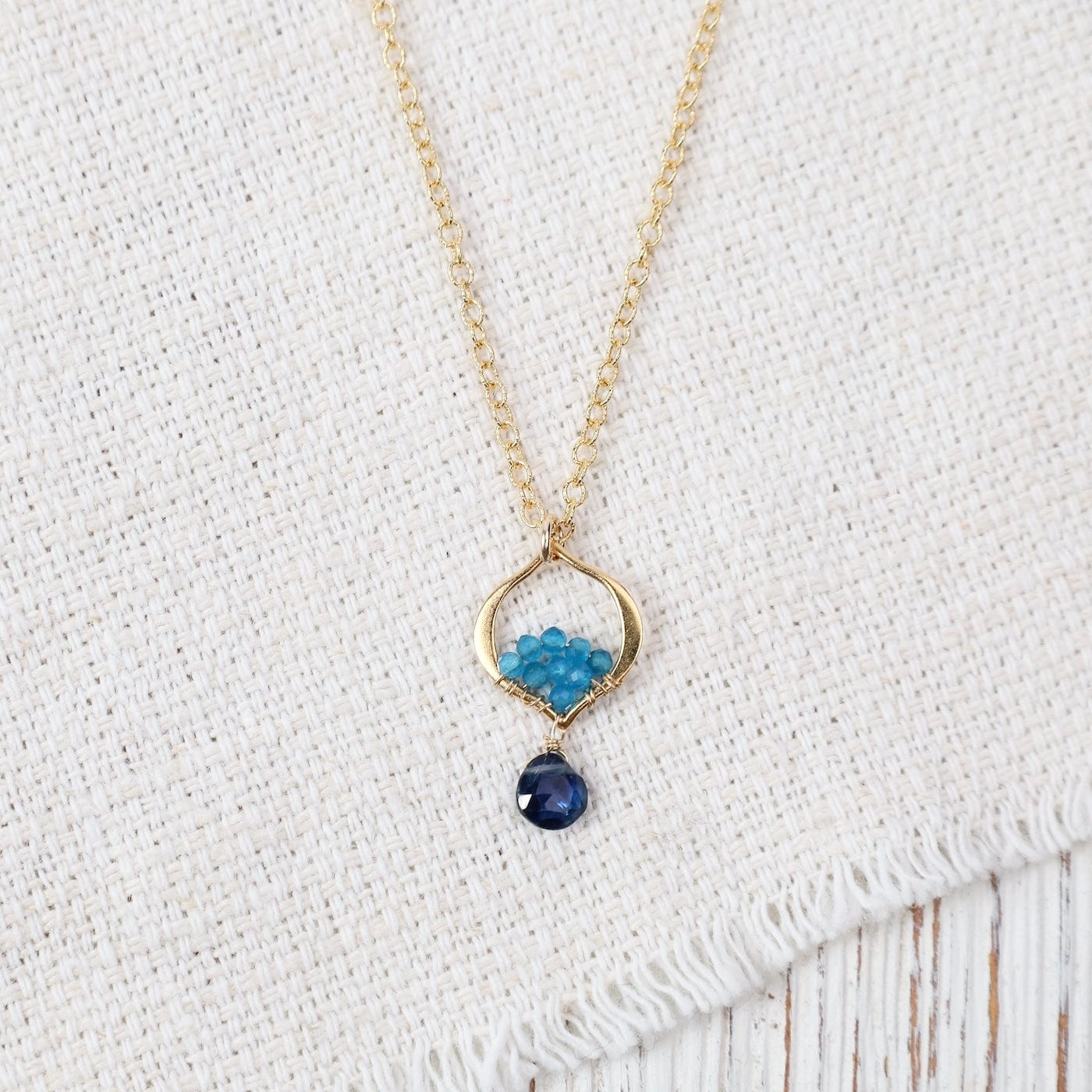 NKL-GF Tiny Arabesuqe Necklace in Neon Apatite & Kyanite