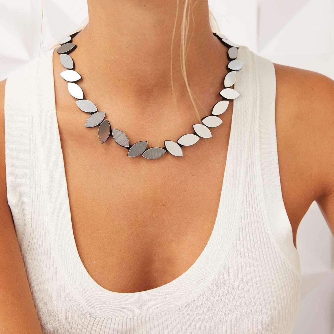 NKL Kate Leaves Necklace Silver