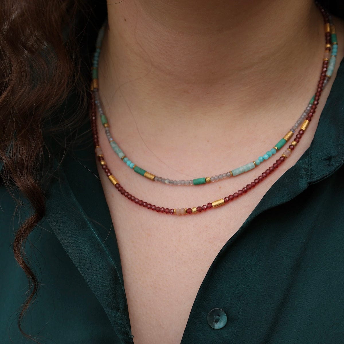 NKL-VRM Garnet and Moonstone Necklace