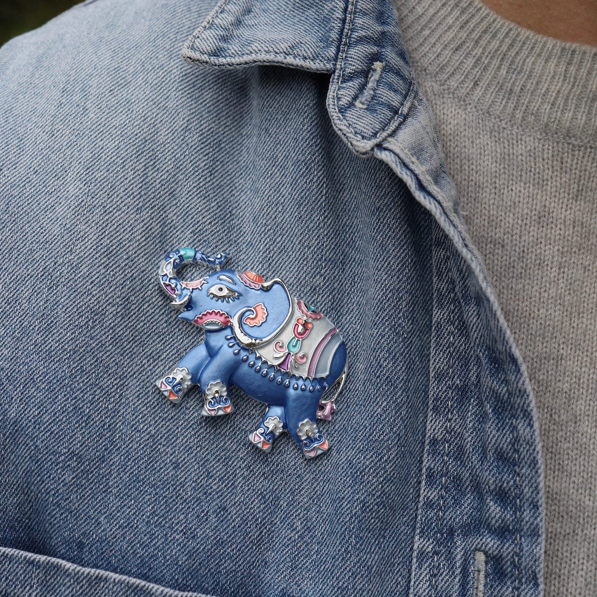 PIN-JM Blue Elephant Magnetic Brooch