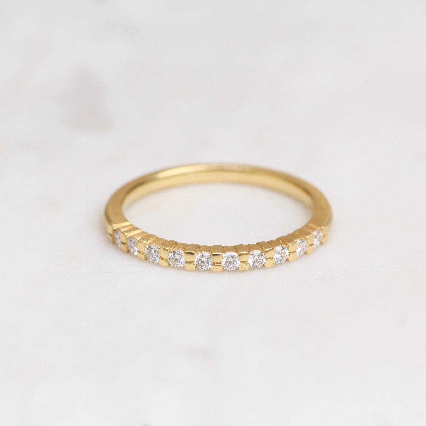 RNG-18K Gold Claw Set Diamond Band