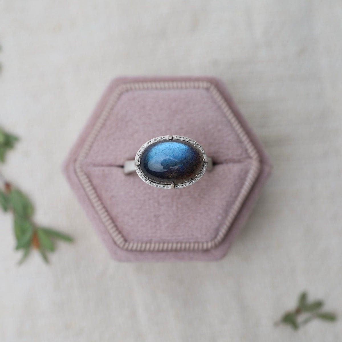 RNG Labradorite Horizontal Prong Ring
